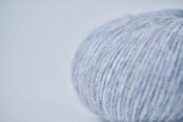 isk-035 三款極輕柔羊駝圍巾｜超值影音材料包 - （預購，1月底出貨）01淺藍，安地斯山脈的天空｜線上課程＋編織材料包