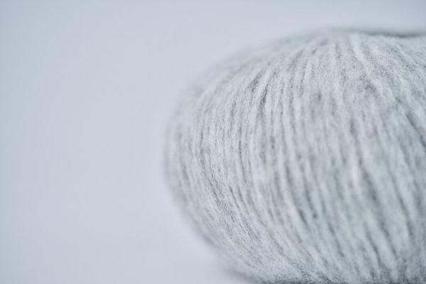 isk-035 三款極輕柔羊駝圍巾｜超值影音材料包 - （預購，1月底出貨）04淺灰，的的喀喀湖清晨｜線上課程＋編織材料包