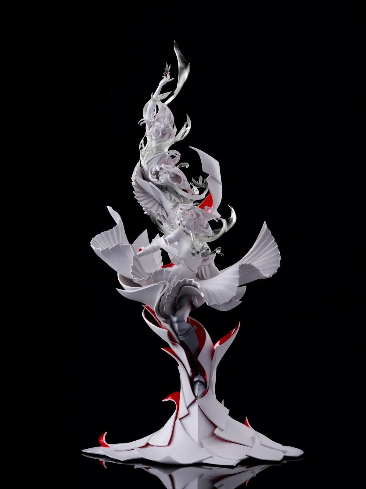 arc Art Statue 1/7 比例藝術雕像，白色人物向上伸展，紅色線條從底座竄上，複製自會場三公尺高的中央雕塑