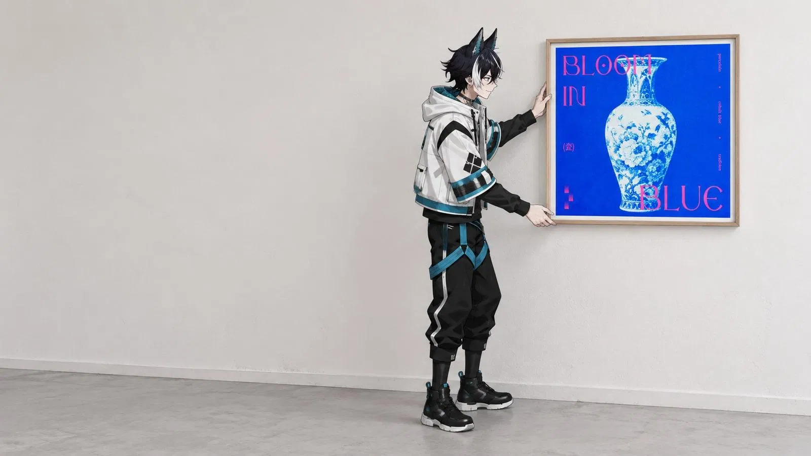 Riven 站在留白藝廊中調整藍白花瓶海報的畫框