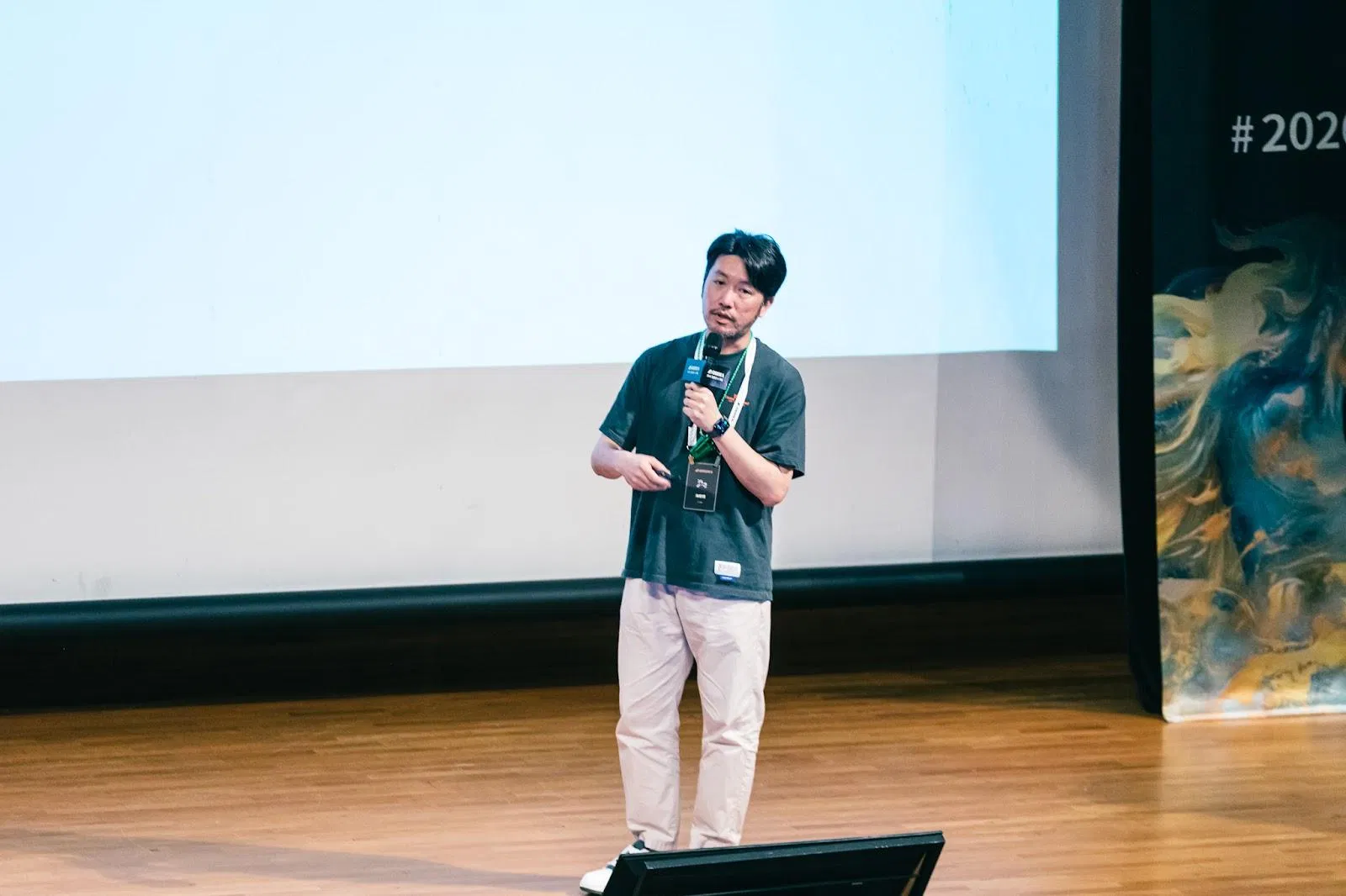 海總理於 2026 Generative AI 年會現場分享