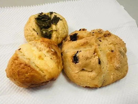 今天吃了這幾種 我覺得很好吃呢 外脆內軟有嚼勁 裡面組織有些氣孔