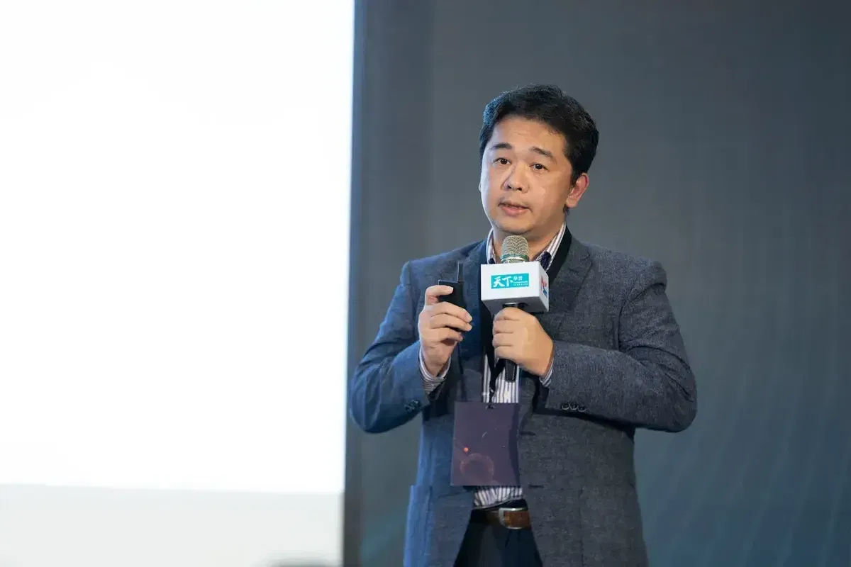 人工智慧學校校長：AI時代最該談的不是生產力，而是人性