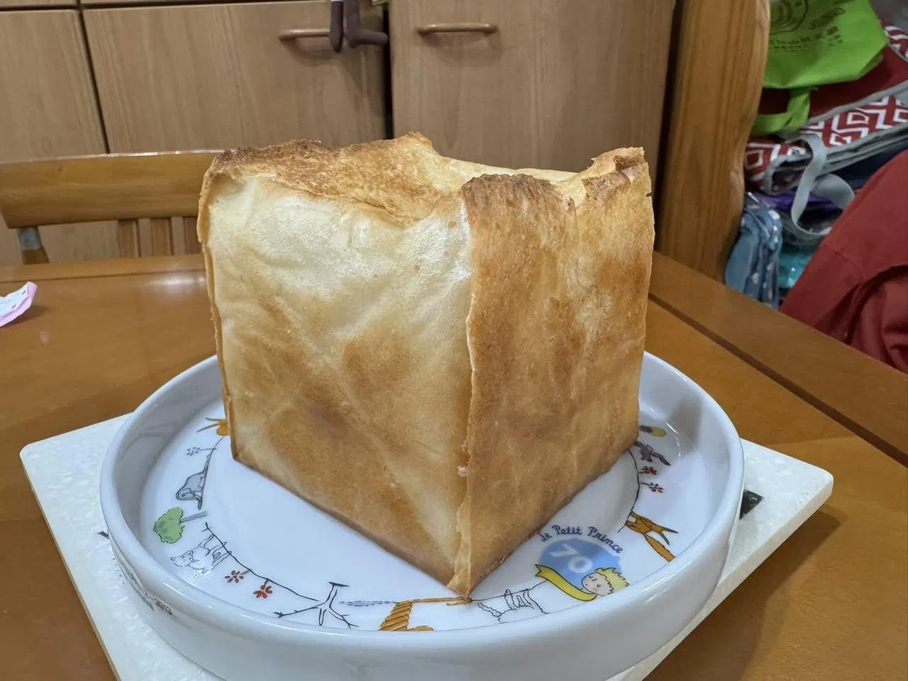 謝謝老師 第一次按老師的步驟做的，用水波爐發酵（忘了上蓋），和烤，雖然中間有點塌陷，但不影響美味。 