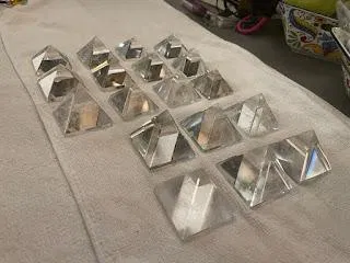 有如外星太空站的白水晶金字塔