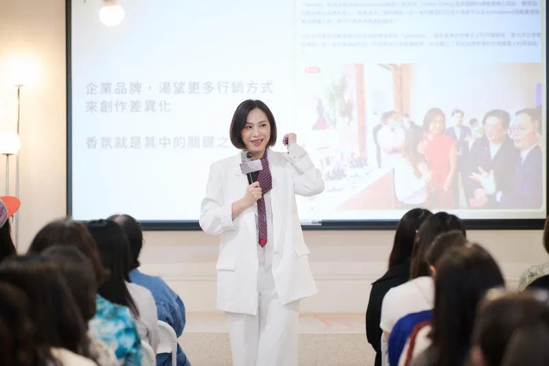 【媒體報導】告別「大家聞起來都一樣」！從代表香到「人格香」，鄭圭雯暢談全球香氛市場變遷