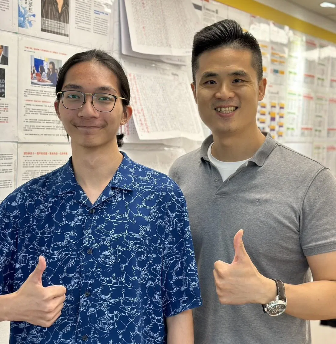 周俞老師的教學中使用幽默的口吻使課程內容生動有趣，讓我不但熟讀了課內知識，在如今大素養時代的潮流下也能吸收足夠課外知識應對考試。