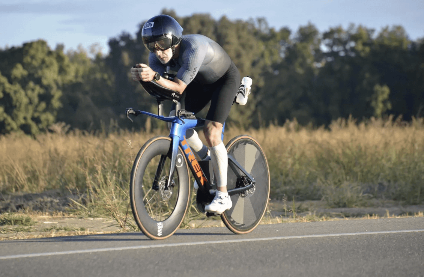 你的AI投資為何總打水漂？頂級CEO揭秘：你把它當短跑，它卻是場鐵人賽