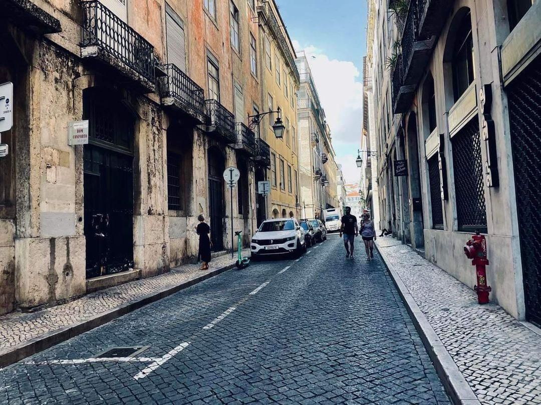 《你不懂我的無奈我的苦… 》 