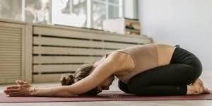 《瑜伽日常》⚜嬰兒式.今天，給你的背一點溫柔的擁抱 #Balasana