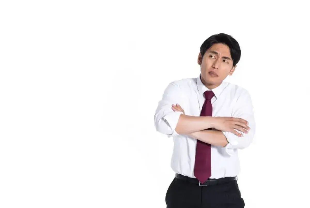 ３大職場情境、６種肢體語言，看穿老闆沒說的話