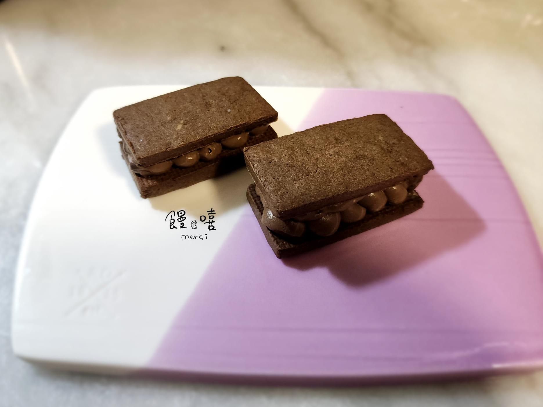 鐵觀音的餅乾體+鐵觀音內餡，好吃到不行耶！