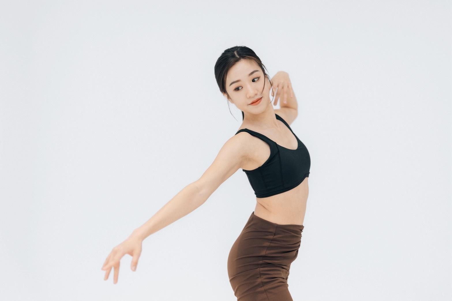 庭卉老師  感知流動瑜伽  週四14:00-15:00