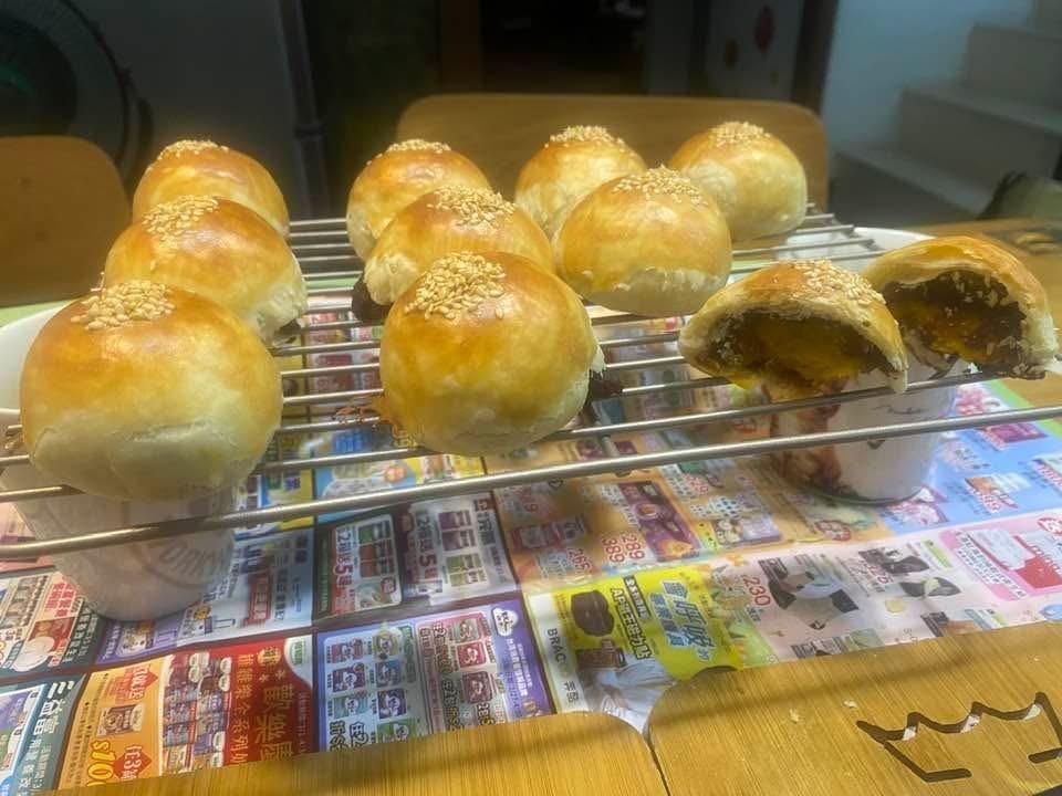 交功課，剛出爐餅皮真的很酥