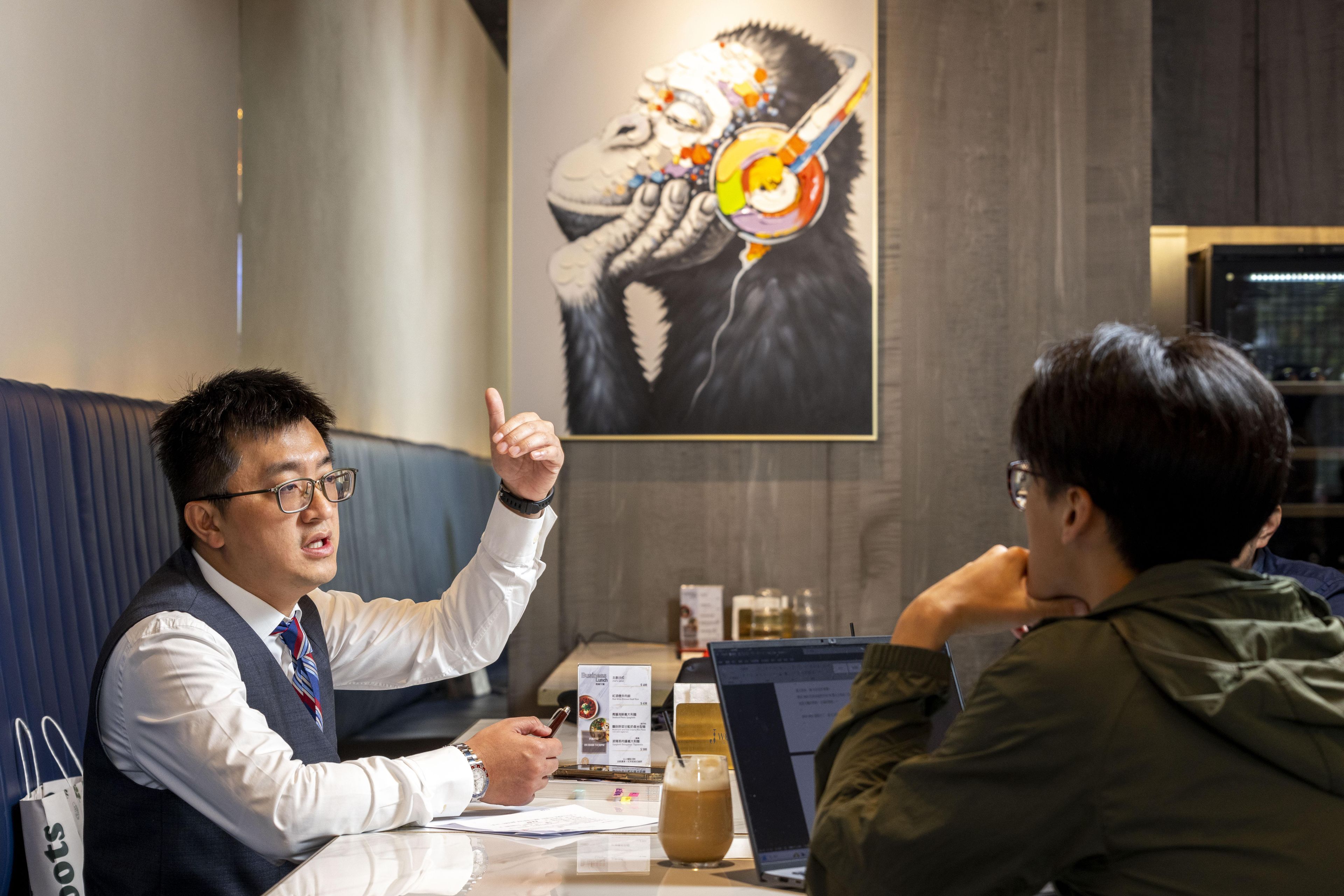 產業隊長張捷：特別看好鴻海、漢唐、鈊象、長榮鋼等高息股