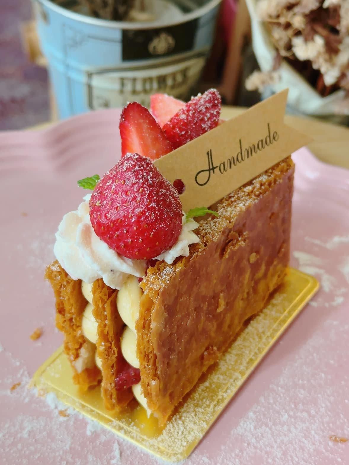 草莓千層酥，來交作業囉