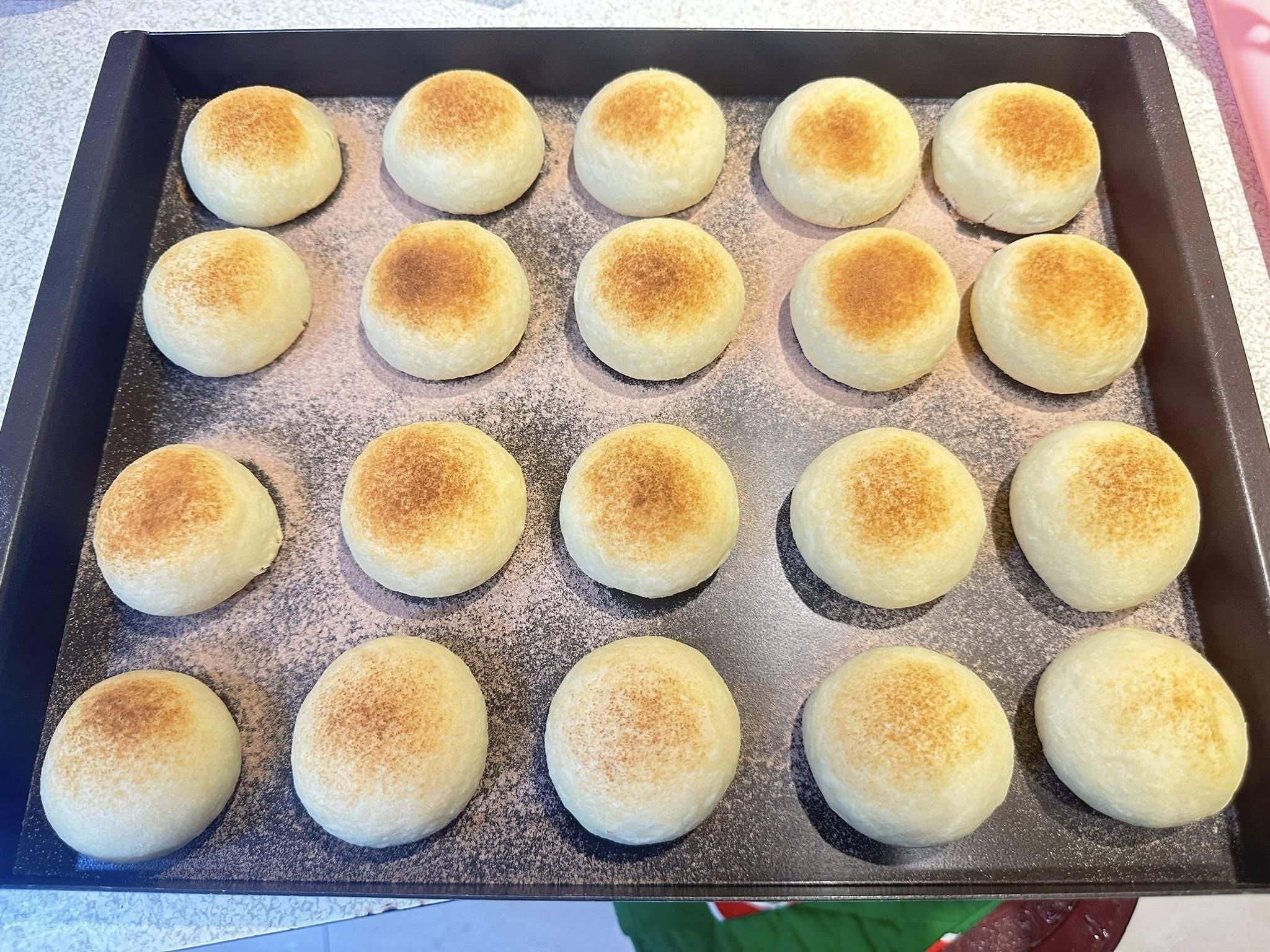 上完課立馬訂購材料，假日來完成囉！做完忘記拍切開的照片，但真的好好吃，入口即化的那種口感！照著老師的配方做法，真的不容易破酥，而且很好擀捲。