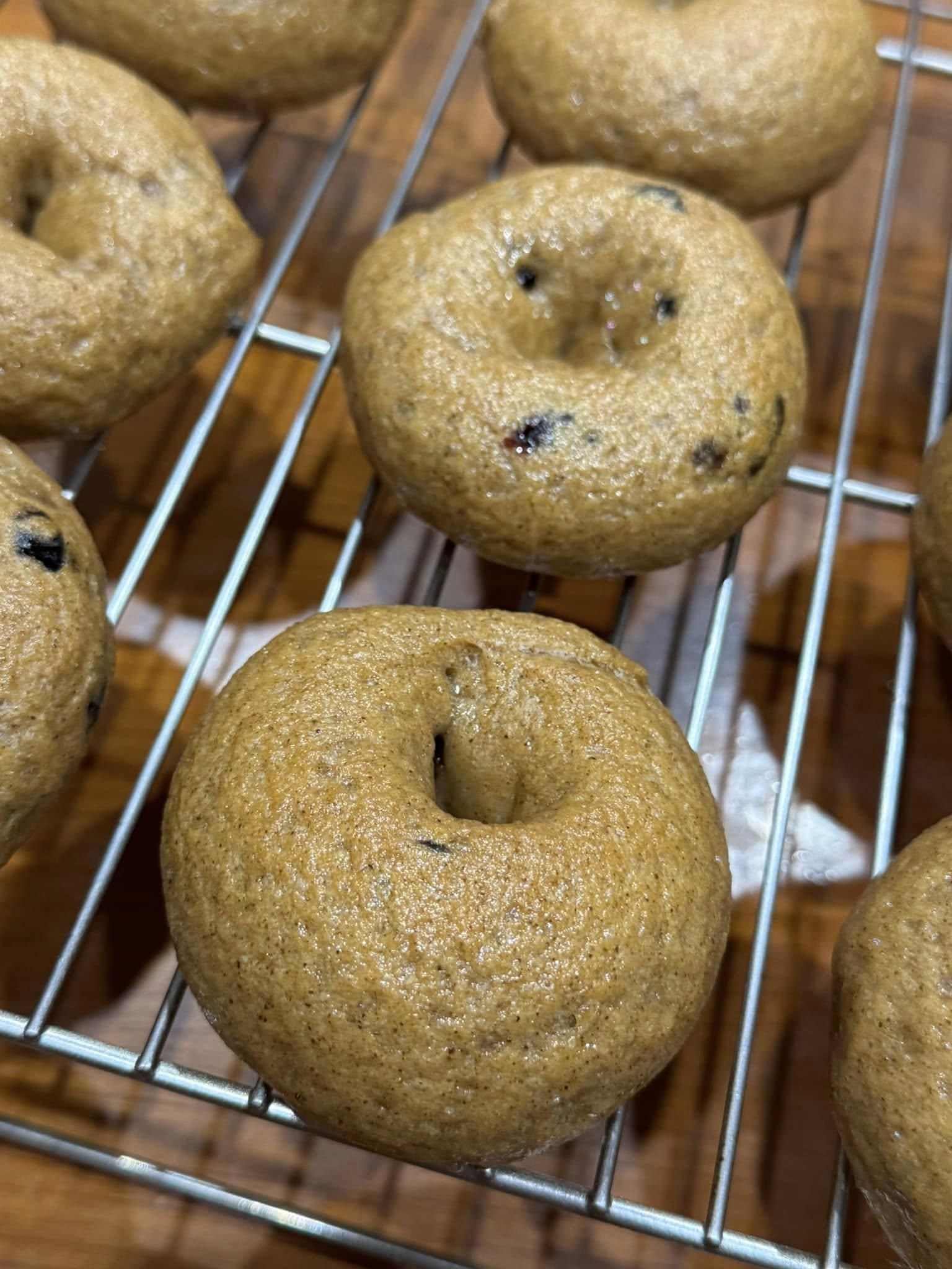 今天用關山越光米做了伯爵米貝果（內餡藍莓+蔓越莓果乾）香氣十足☺️