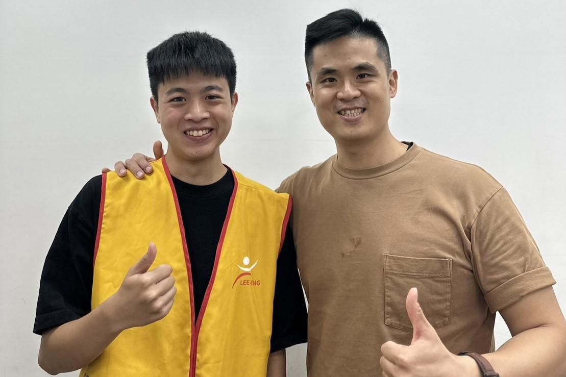 在高一二時，雖然我的心思沒有完全在課業上，但神奇的是只是單純配合著老師的進度，上課時認真聽老師講解，回家按部就班的複習、寫作業，我的化學科就能在段考表現的十分突出。