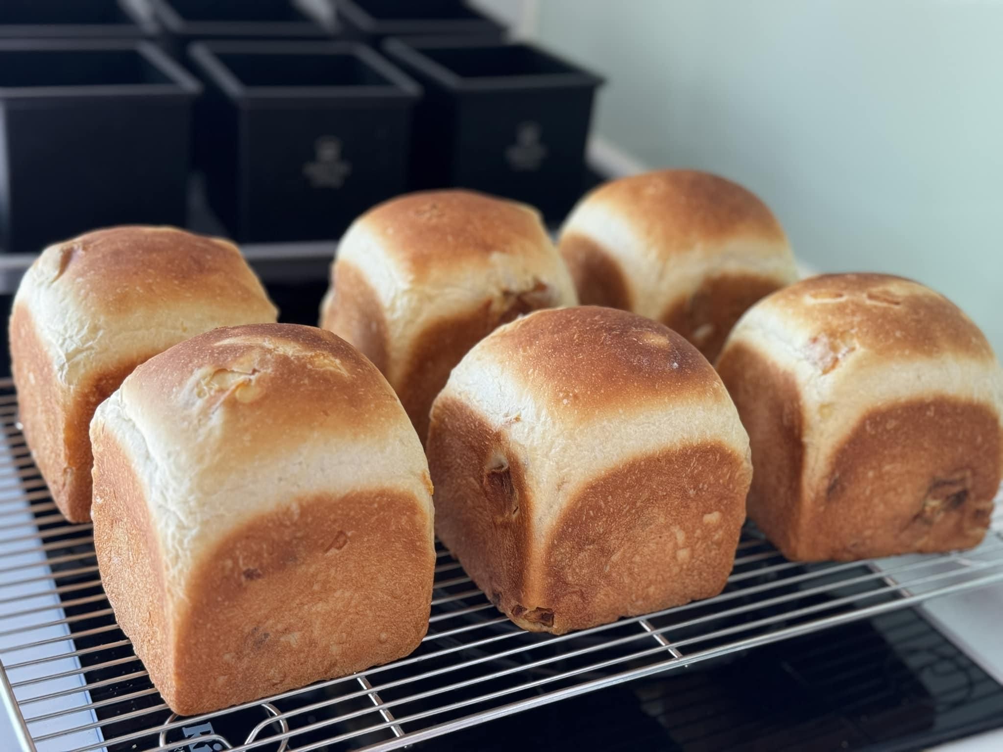 很柳橙風味的麵包，麵團不加一滴水全是柳橙汁