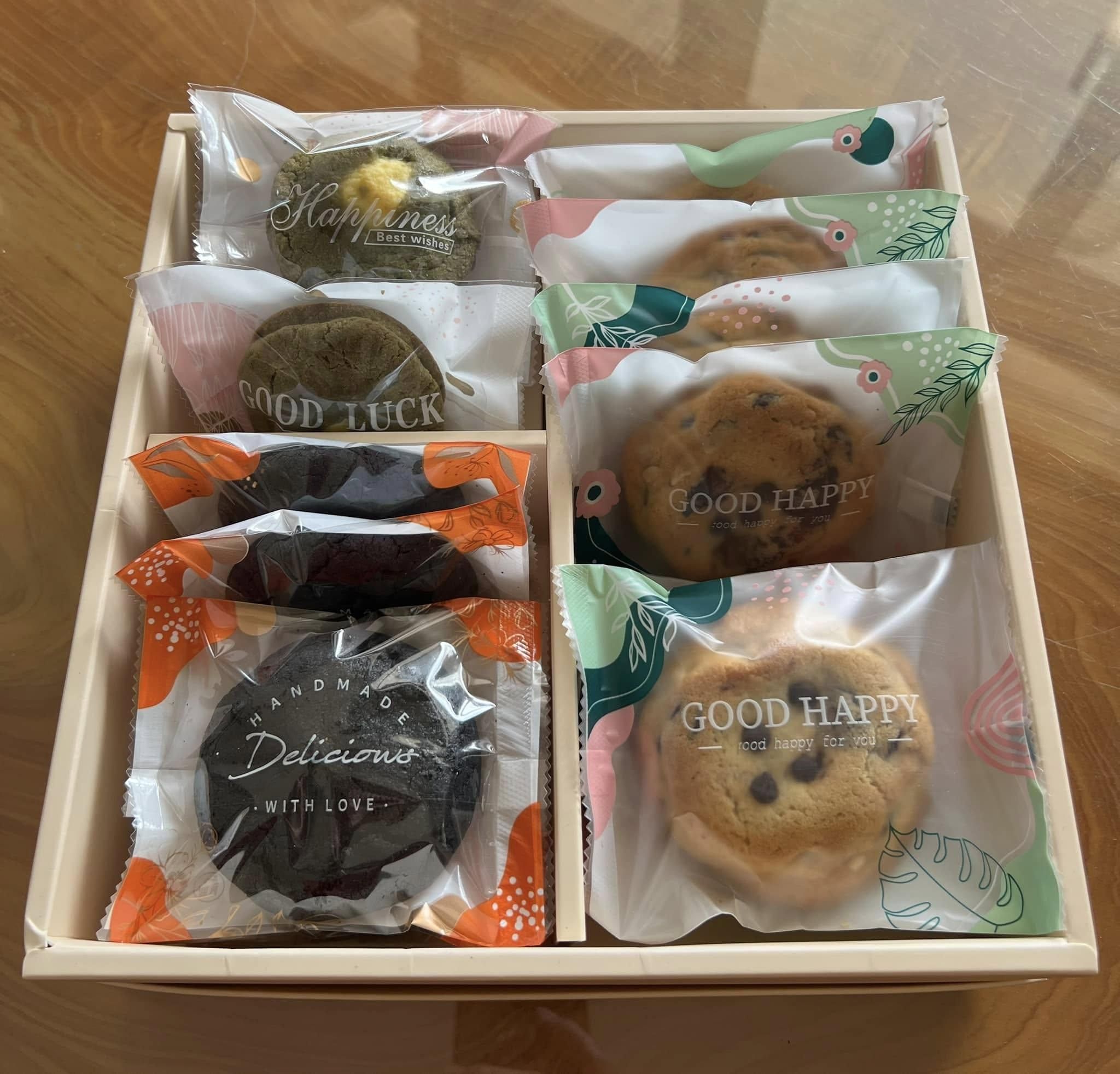 餅乾剛出爐，兒子說：我可以先吃嗎？🤣